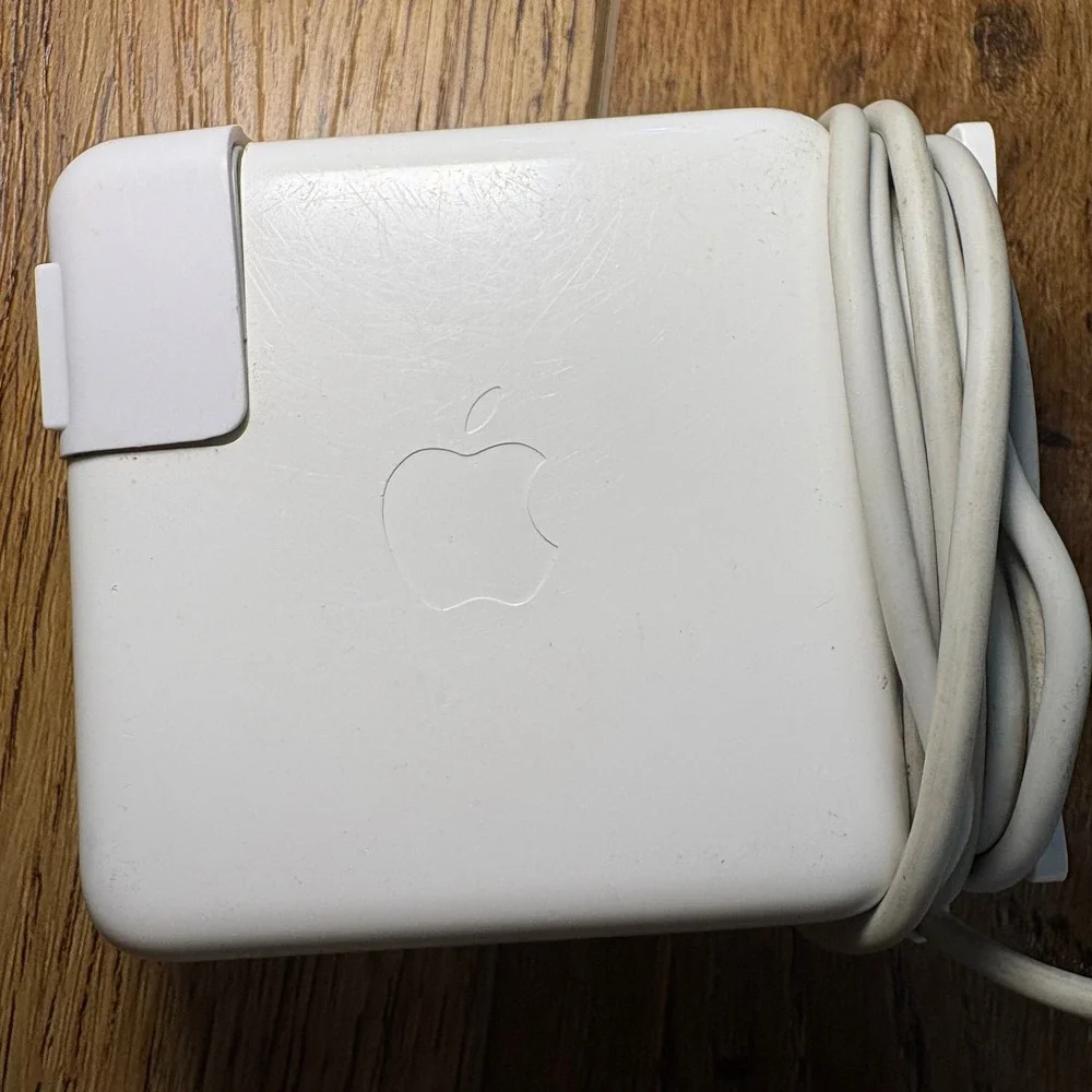 Genuine Apple 60W MagSafe Power Adapter A1184 (2006) –‎ 13
